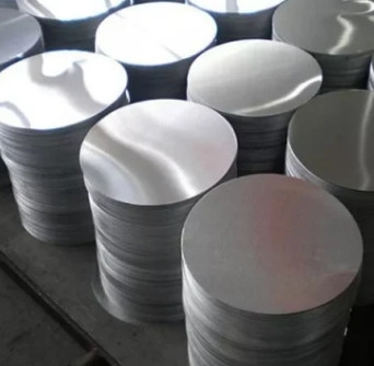 주문 ForIndustry를 위한 은빛 백색 합금 알루미늄 원형 판 0.36-10mm online manufacture